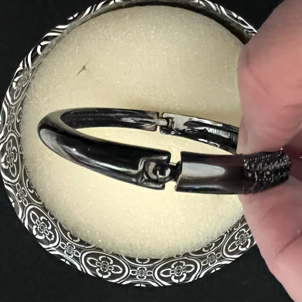 BRACELET Fashion Bangle NWT Sparkly Black Rhinestones on Black & Box
